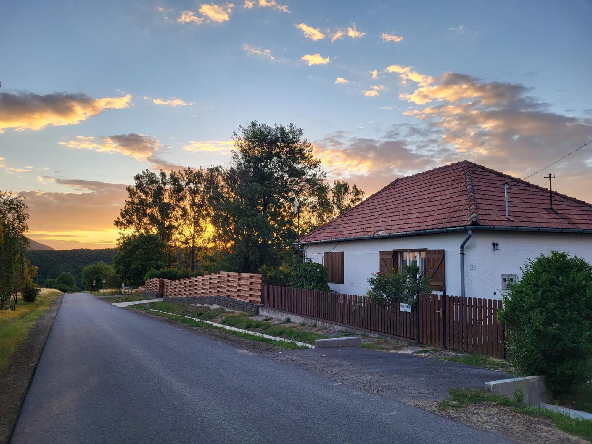 Tepke Guesthouse Garáb Exteriör bild